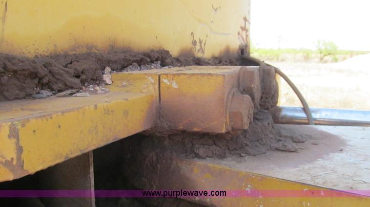 image for item G5715 1990 Rex 3-70A compactor