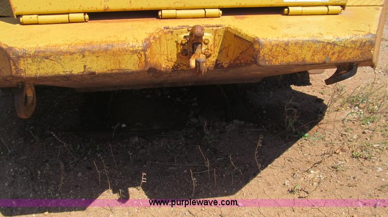 image for item G5715 1990 Rex 3-70A compactor