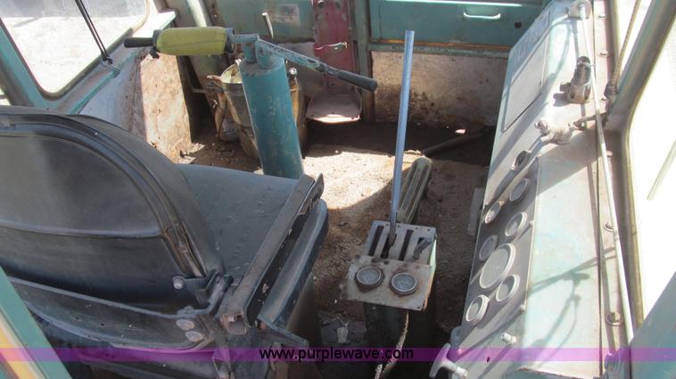 image for item G5715 1990 Rex 3-70A compactor