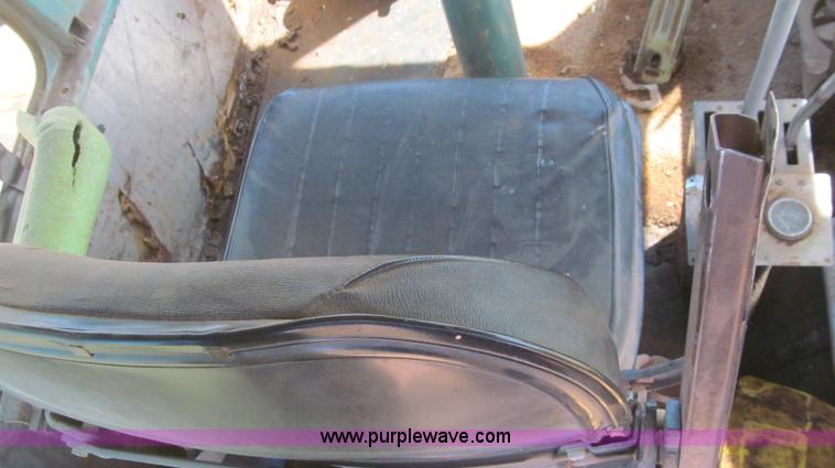 image for item G5715 1990 Rex 3-70A compactor