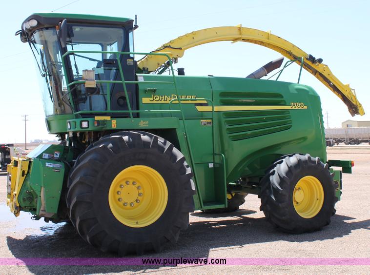 image for item G5722 2006 John Deere 7700 forage chopper