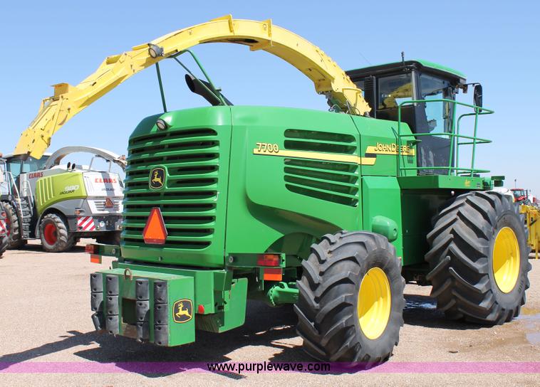 image for item G5722 2006 John Deere 7700 forage chopper