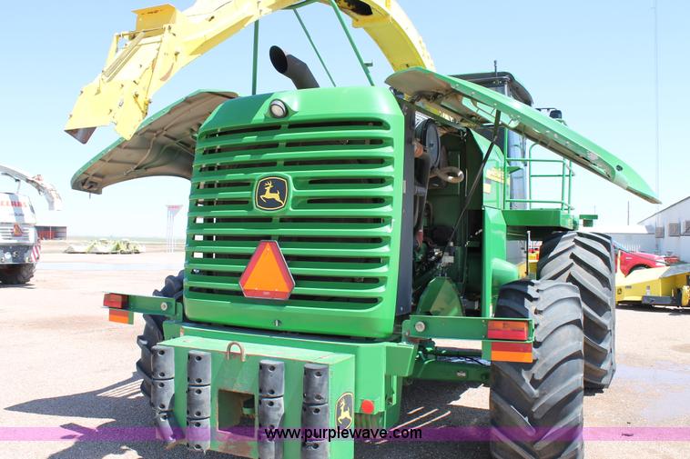 image for item G5722 2006 John Deere 7700 forage chopper