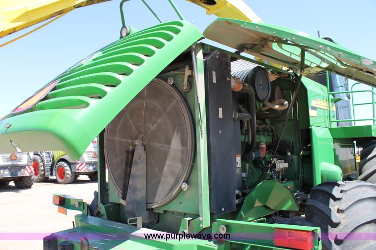 image for item G5722 2006 John Deere 7700 forage chopper