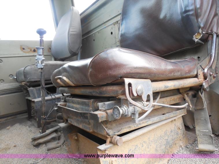 image for item H3193 1980 Ford 9000 water truck