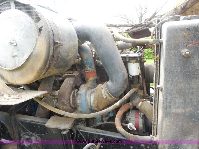 image for item H3193 1980 Ford 9000 water truck