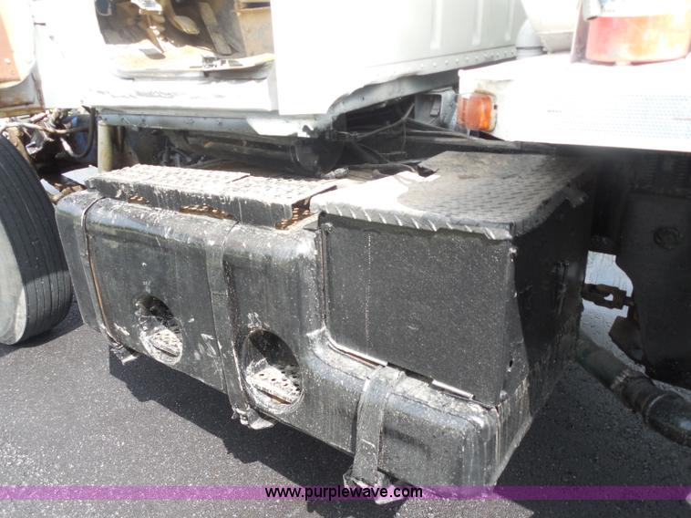 image for item H3193 1980 Ford 9000 water truck