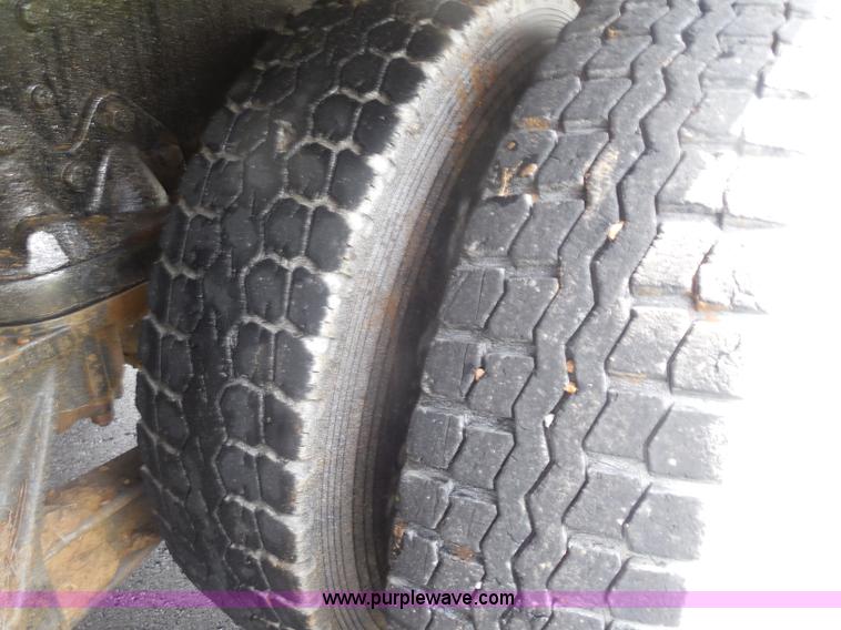 image for item H3193 1980 Ford 9000 water truck