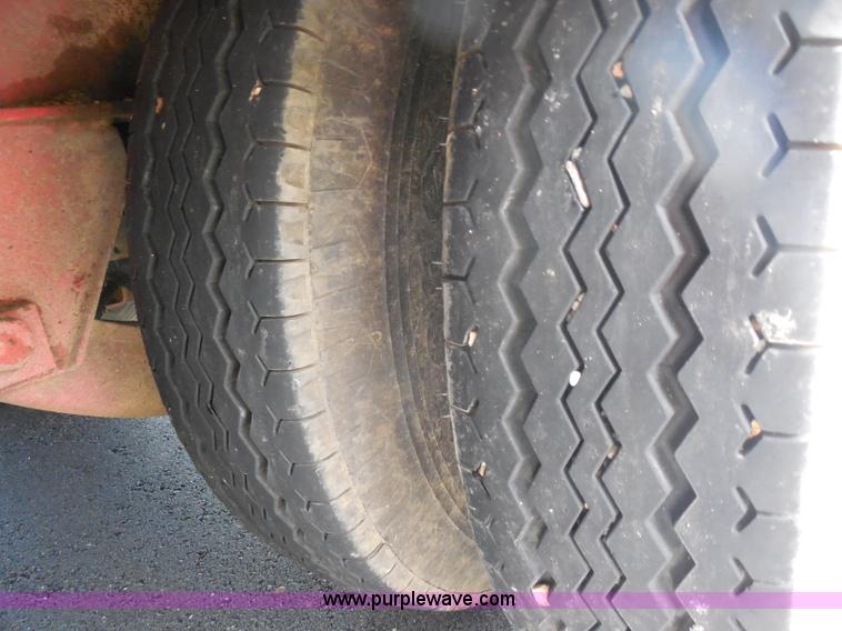 image for item H3195 1977 Multiquip hydraulic dovetail lowboy trailer