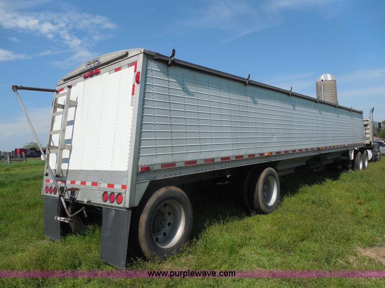 image for item H3197 2005 Wilson DWH-551C hopper bottom aluminum trailer