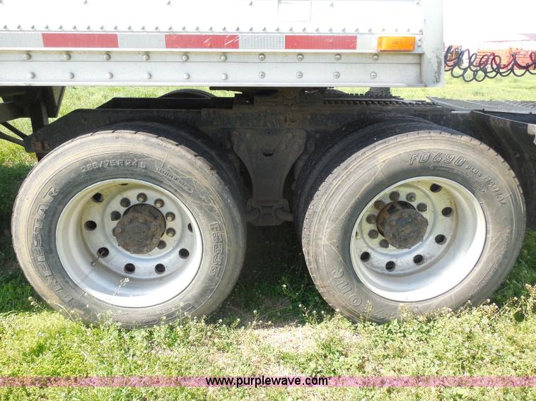 image for item H3197 2005 Wilson DWH-551C hopper bottom aluminum trailer