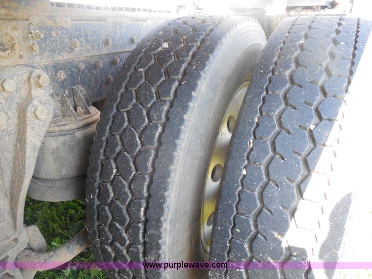 image for item H3197 2005 Wilson DWH-551C hopper bottom aluminum trailer