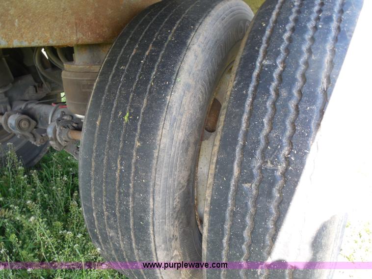 image for item H3197 2005 Wilson DWH-551C hopper bottom aluminum trailer