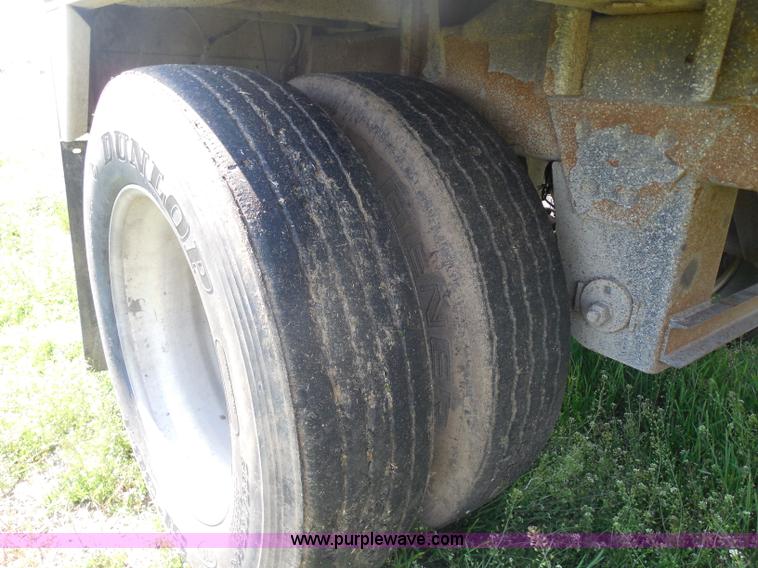 image for item H3197 2005 Wilson DWH-551C hopper bottom aluminum trailer