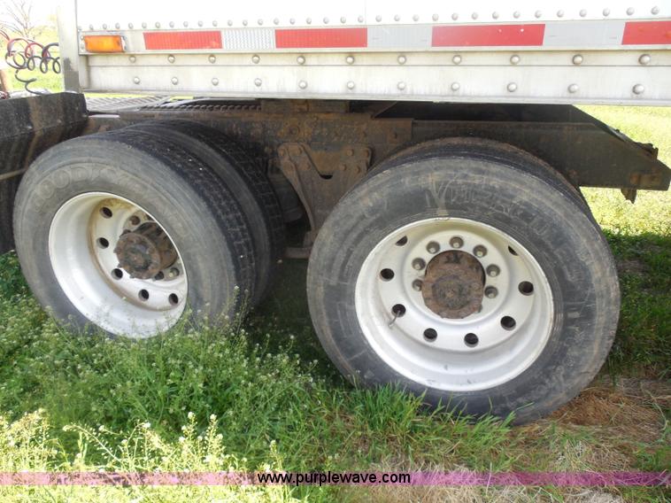 image for item H3197 2005 Wilson DWH-551C hopper bottom aluminum trailer