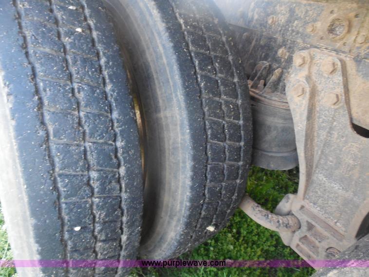 image for item H3197 2005 Wilson DWH-551C hopper bottom aluminum trailer