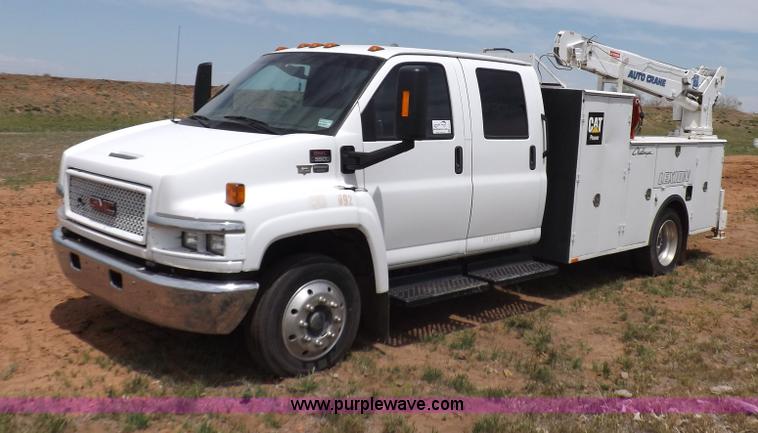 image for item H7114 2007 GMC C5500 service truck