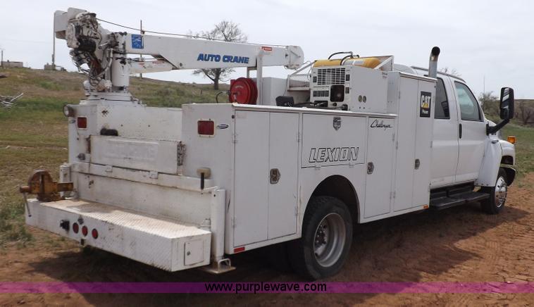 image for item H7114 2007 GMC C5500 service truck