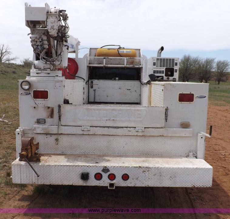 image for item H7114 2007 GMC C5500 service truck