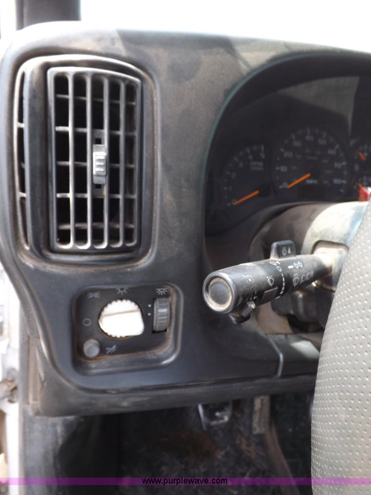 image for item H7114 2007 GMC C5500 service truck