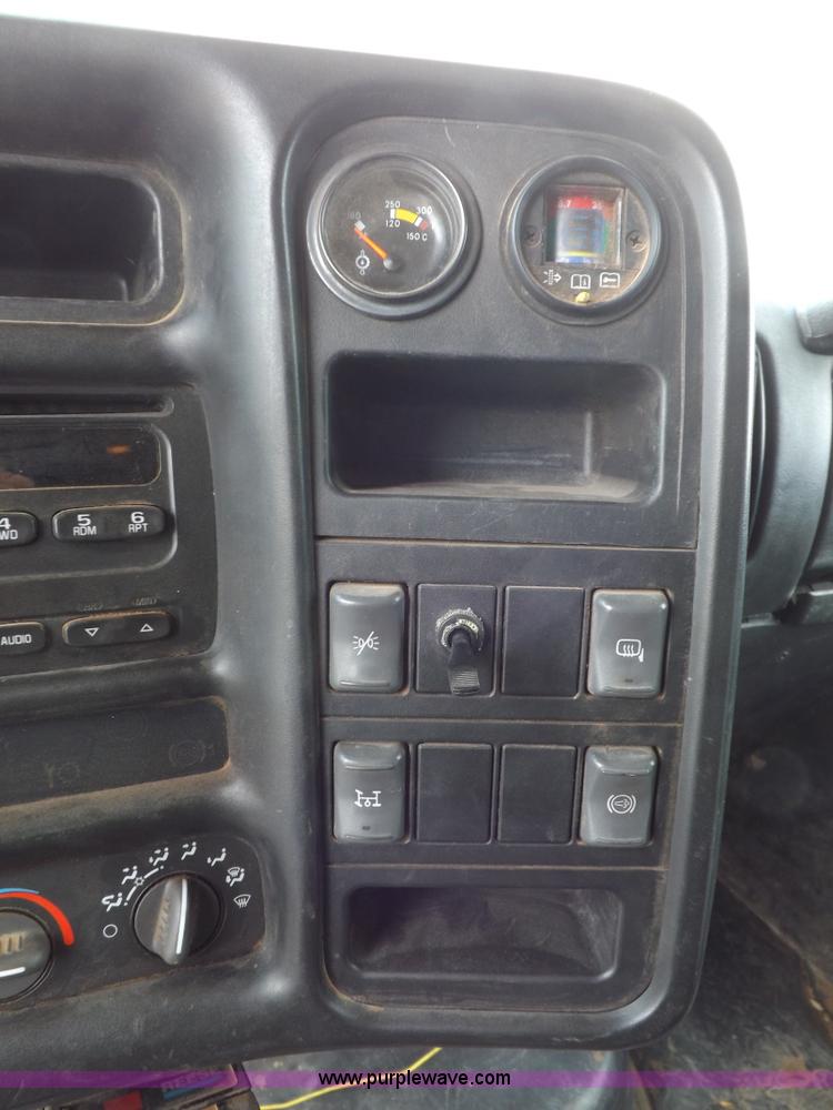 image for item H7114 2007 GMC C5500 service truck