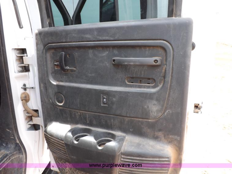 image for item H7114 2007 GMC C5500 service truck