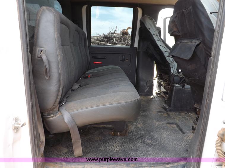 image for item H7114 2007 GMC C5500 service truck