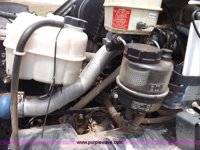 image for item H7114 2007 GMC C5500 service truck