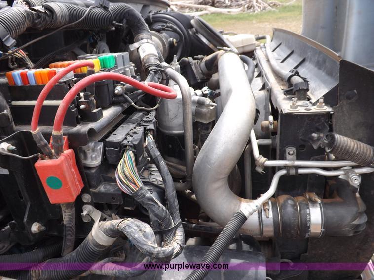 image for item H7114 2007 GMC C5500 service truck