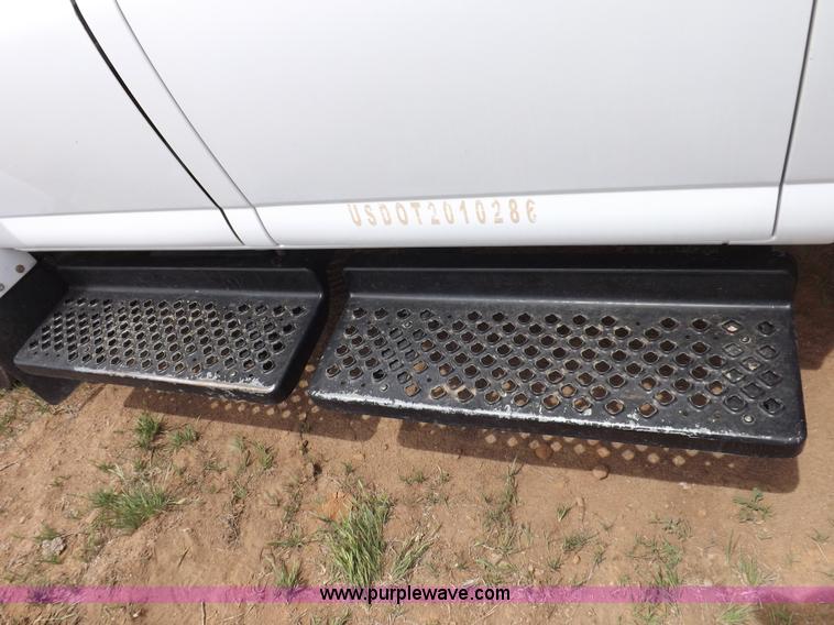 image for item H7114 2007 GMC C5500 service truck