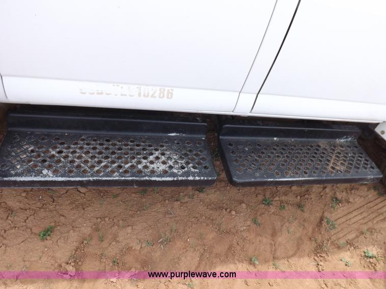 image for item H7114 2007 GMC C5500 service truck