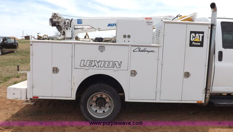 image for item H7114 2007 GMC C5500 service truck