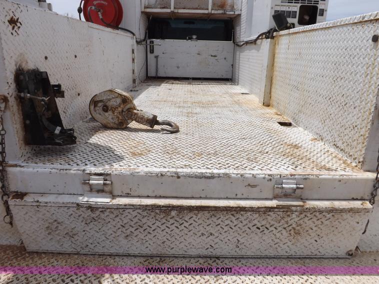 image for item H7114 2007 GMC C5500 service truck