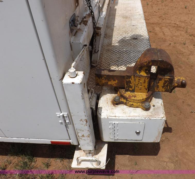 image for item H7114 2007 GMC C5500 service truck