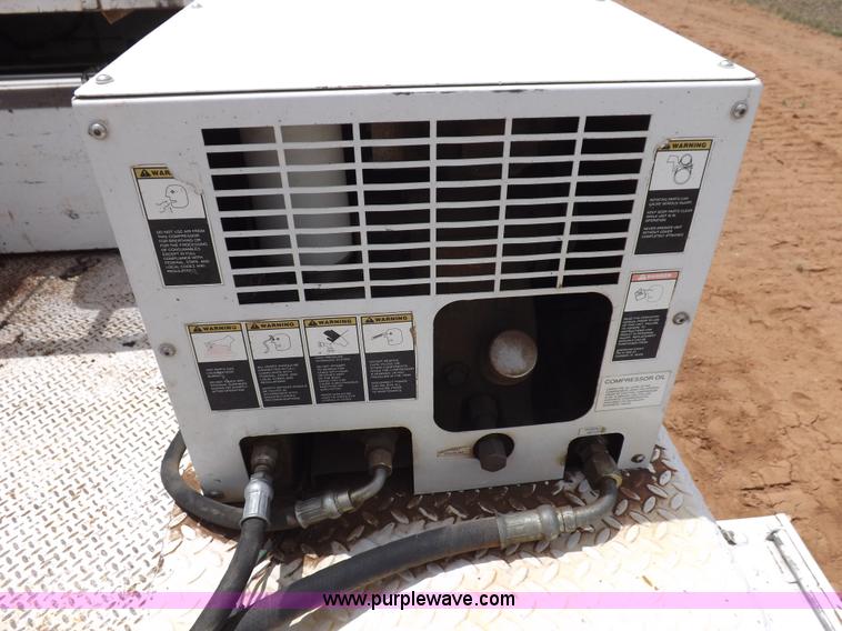 image for item H7114 2007 GMC C5500 service truck