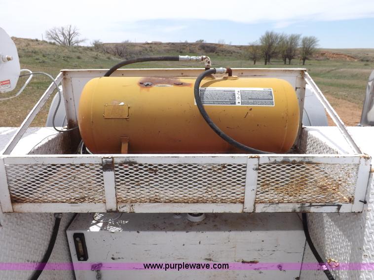 image for item H7114 2007 GMC C5500 service truck