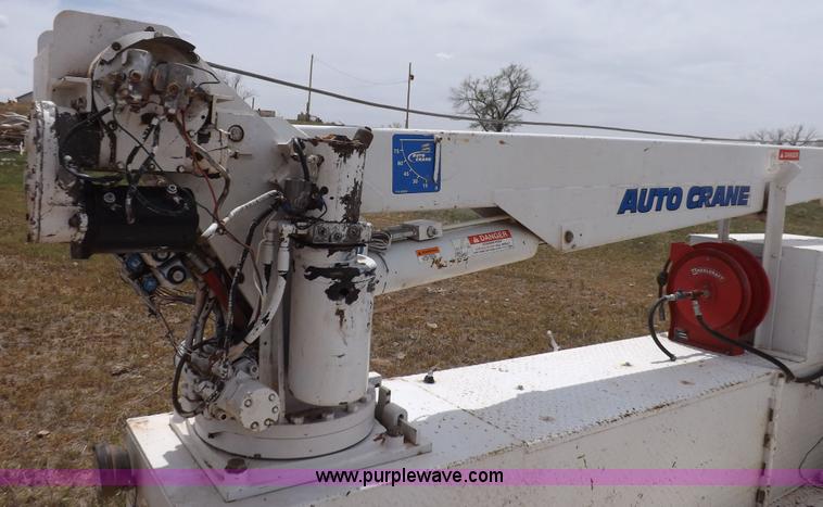 image for item H7114 2007 GMC C5500 service truck