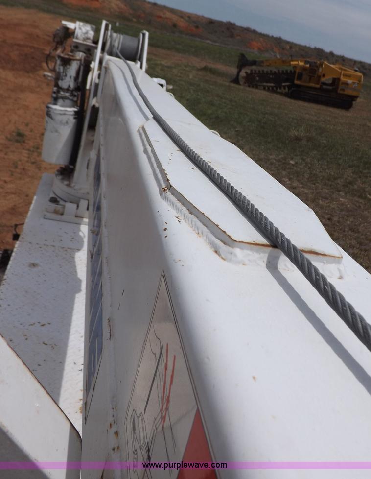 image for item H7114 2007 GMC C5500 service truck