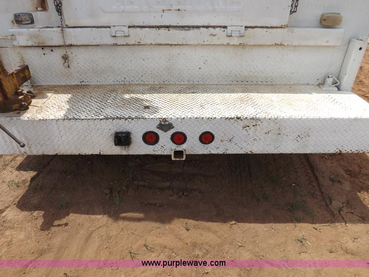 image for item H7114 2007 GMC C5500 service truck