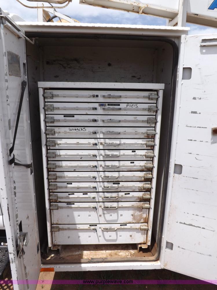 image for item H7114 2007 GMC C5500 service truck