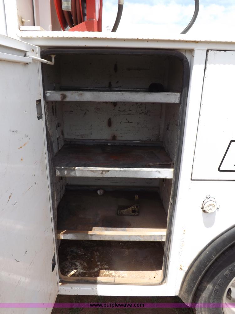 image for item H7114 2007 GMC C5500 service truck