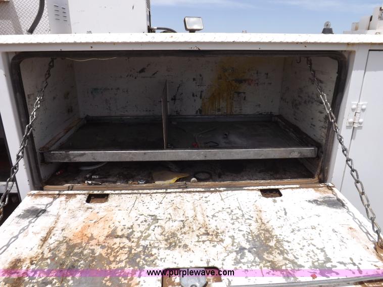 image for item H7114 2007 GMC C5500 service truck