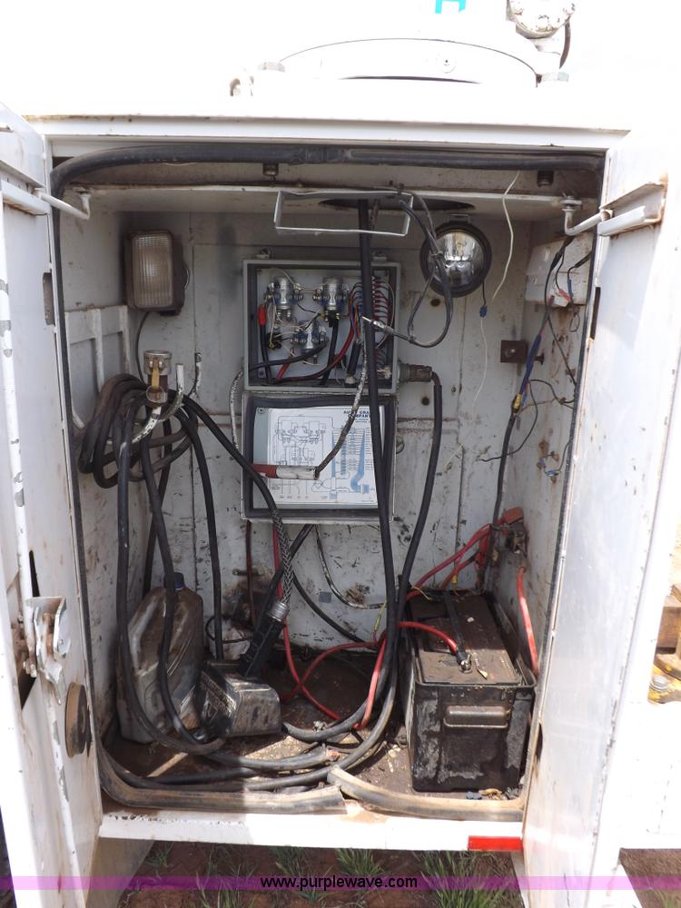 image for item H7114 2007 GMC C5500 service truck