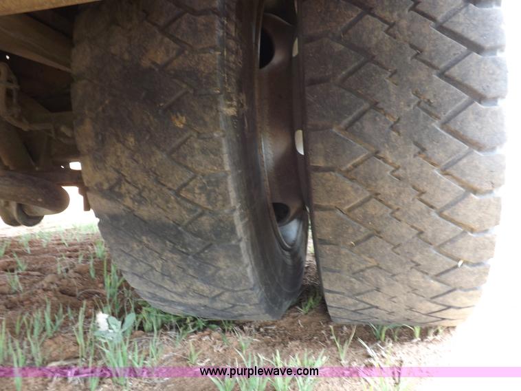 image for item H7114 2007 GMC C5500 service truck