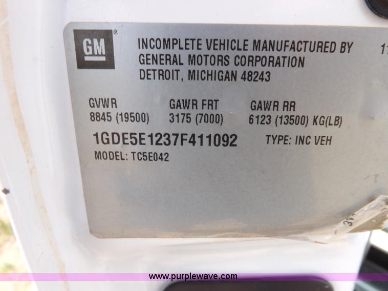 image for item H7114 2007 GMC C5500 service truck