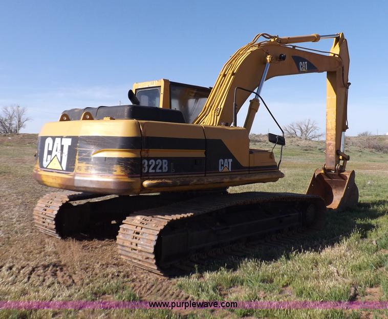 image for item H7117 1997 Caterpillar 322B L excavator