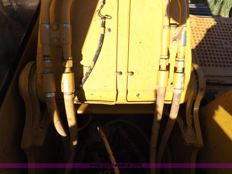 image for item H7117 1997 Caterpillar 322B L excavator