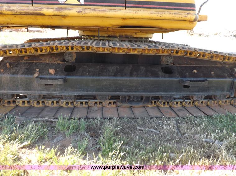 image for item H7117 1997 Caterpillar 322B L excavator
