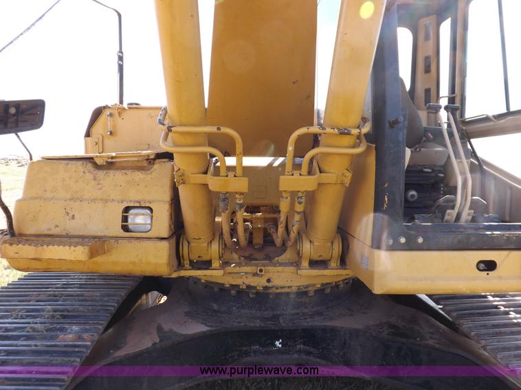 image for item H7117 1997 Caterpillar 322B L excavator