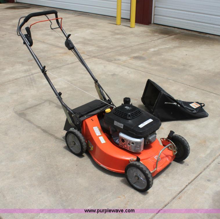 image for item AA9001 2007 Husqvarna W21 mower